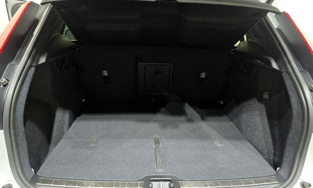 Volvo XC40 B4 Ultra Bright, 2025