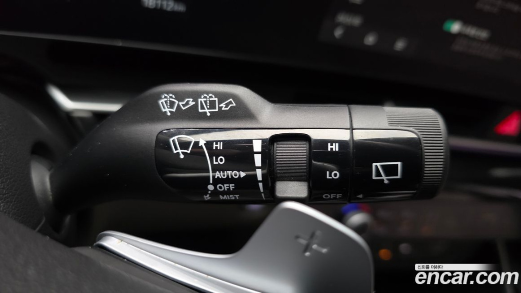 Kia Carnival 9-Seater Signature, 2024