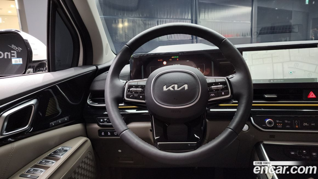 Kia Carnival 9-Seater Signature, 2024