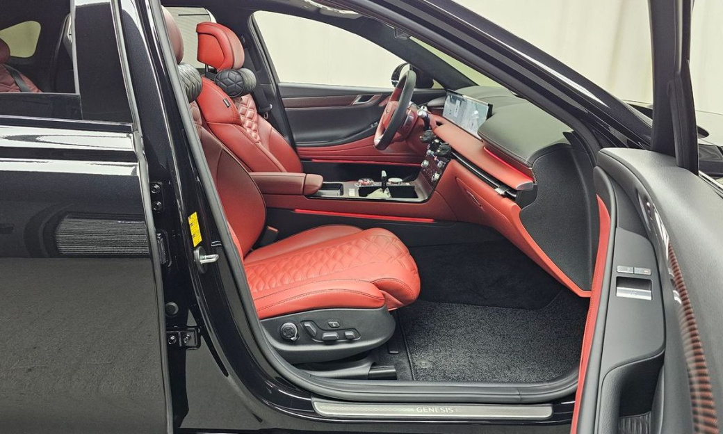 Genesis G80 Gasoline 2.5 Turbo 2WD, 2025