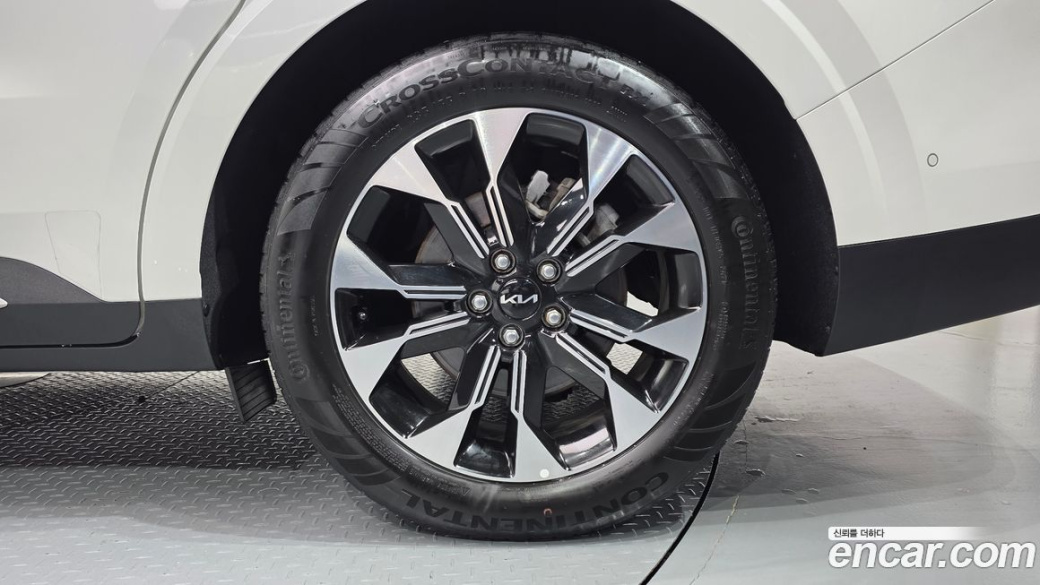 Kia Carnival 9-Seater Signature, 2023