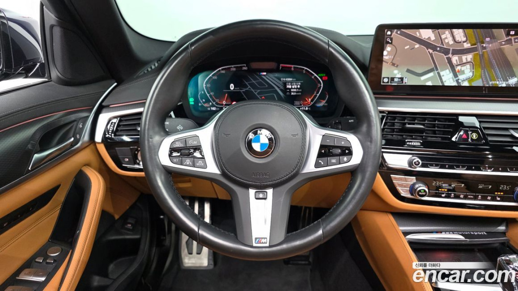 BMW 5-Series 520i M Sport, 2023