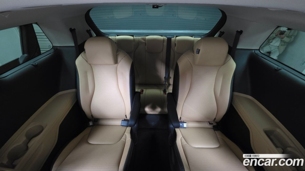 Kia Carnival 9-Seater Signature, 2023