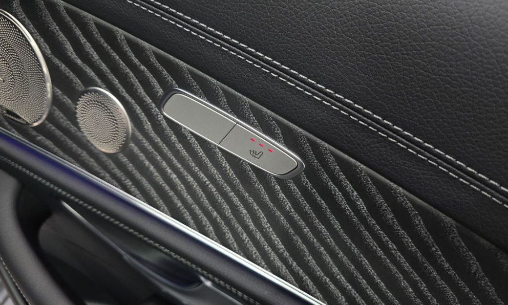 Mercedes-Benz E-Class E350 4MATIC AMG Line, 2022