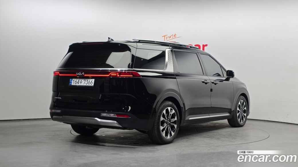 Kia Carnival 9-Seater Signature, 2023