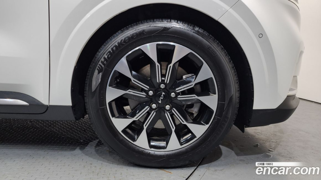 Kia Carnival 7-Seater Signature, 2023