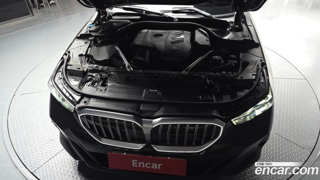 BMW 5-Series 520i M Sport, 2025