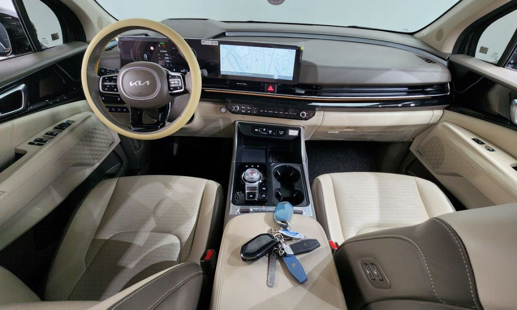 Kia Carnival 7-Seater Signature, 2025
