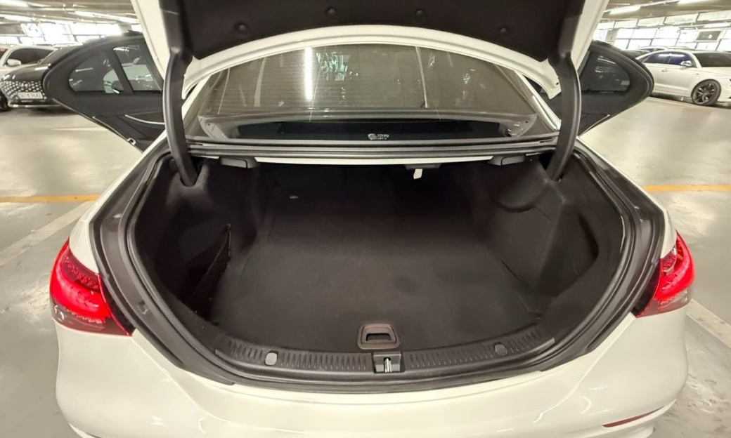 Mercedes-Benz E-Class E220d 4MATIC AMG Line, 2022