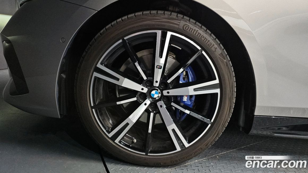 BMW 5-Series 530i xDrive M Sport, 2025