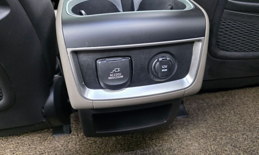 Kia Carnival 9-Seater Gravity, 2024