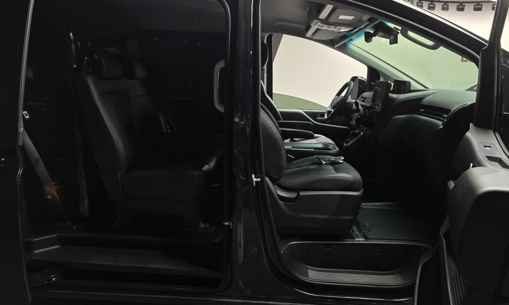 Hyundai Staria Cargo 5-Seater, 2025