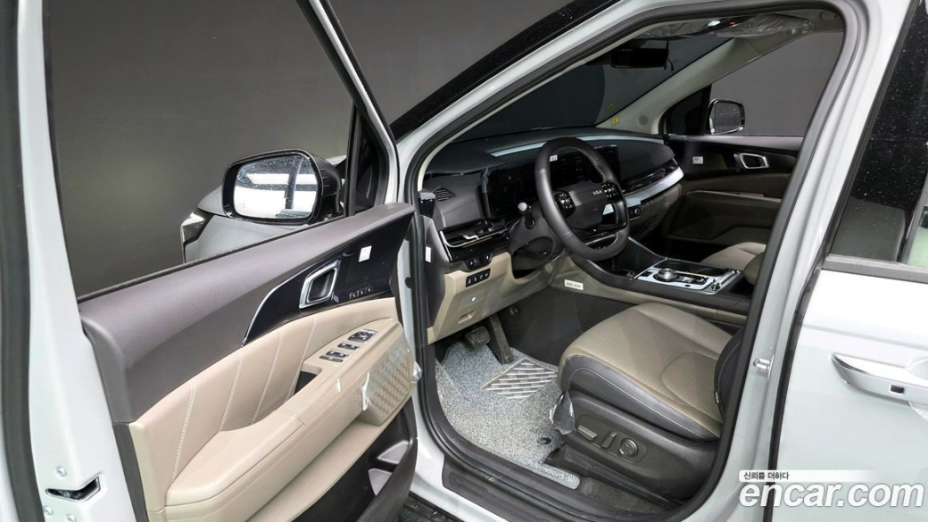 Kia Carnival 9-Seater Gravity, 2025