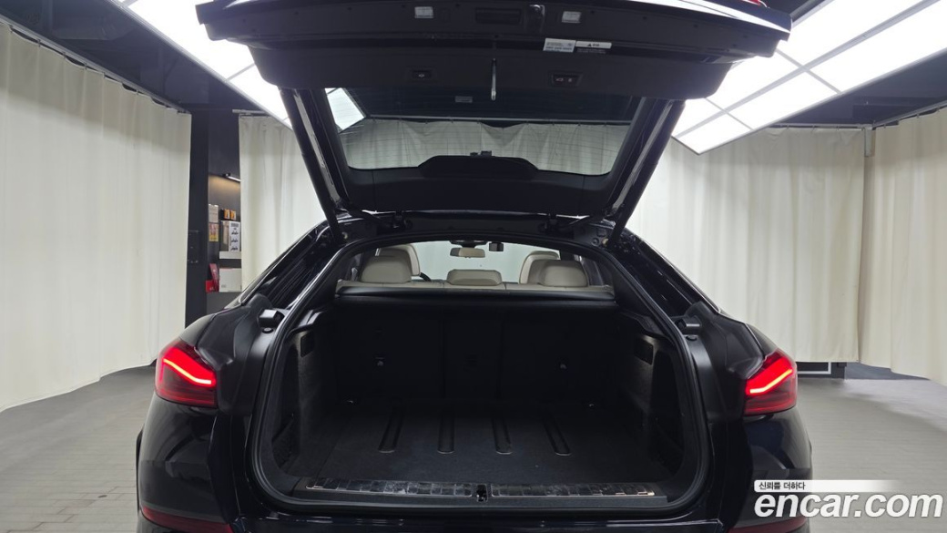 BMW X6 xDrive40i M Sport, 2025