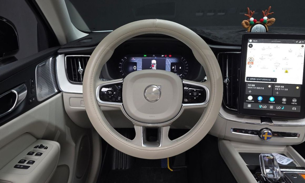 Volvo XC60 B5 Ultra Dark Air Sus, 2026