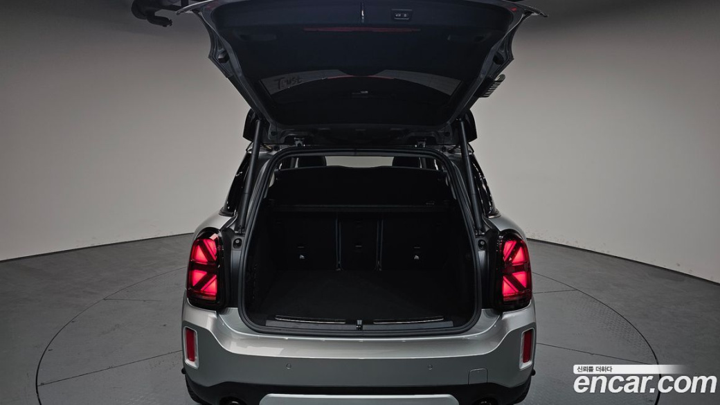 Mini Countryman ALL4 Classic Launch Pack, 2023