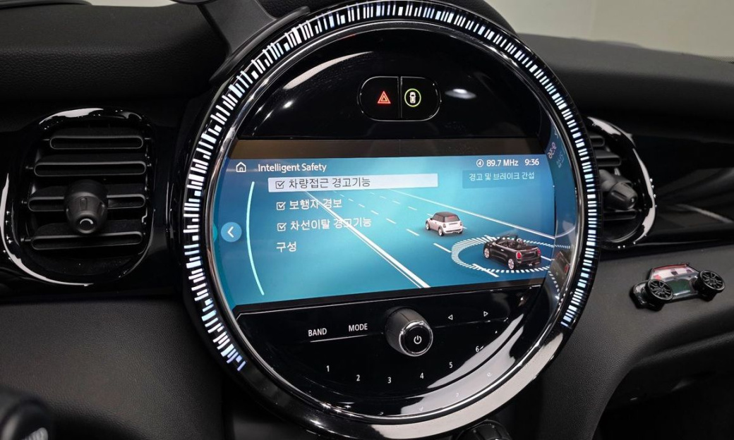 Mini Cooper Convertible JCW, 2024