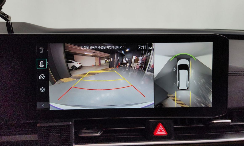 Kia Carnival 9-Seater Signature, 2024