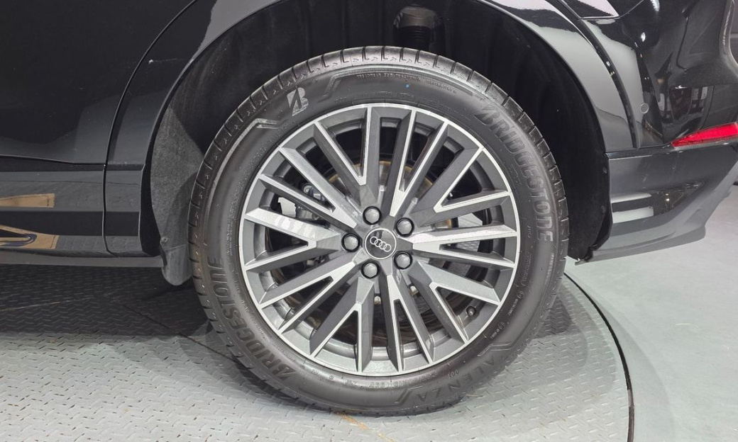 Audi Q3 40 TFSI Quattro Premium, 2025