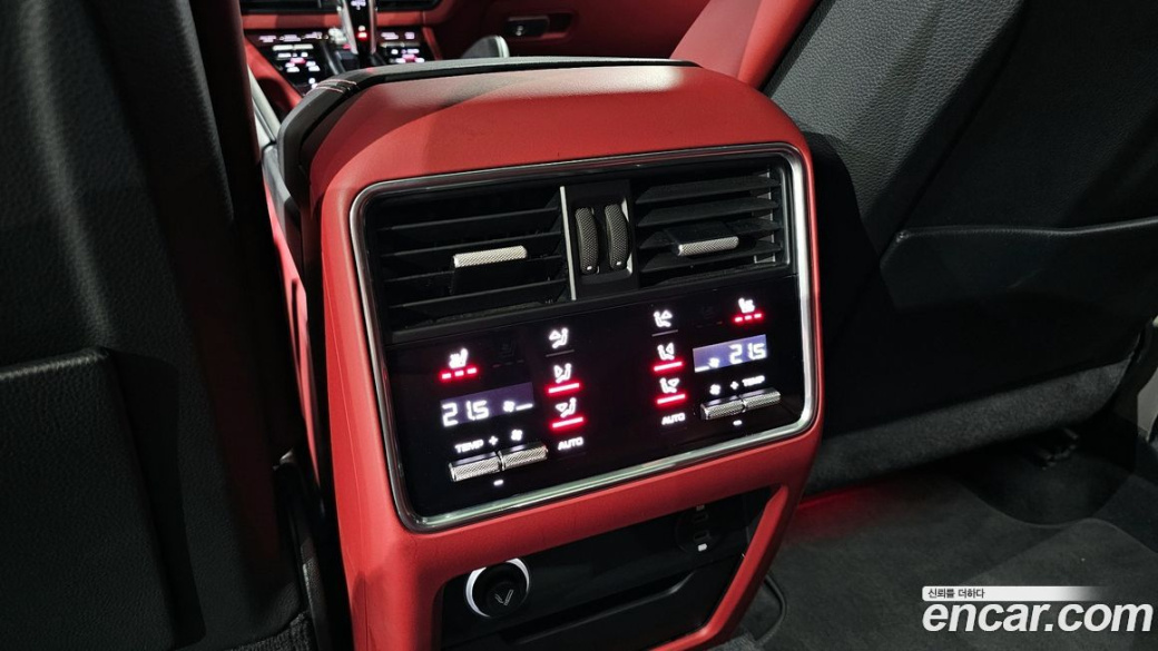 Porsche Cayenne 3.0 PLATINUM EDITION, 2022