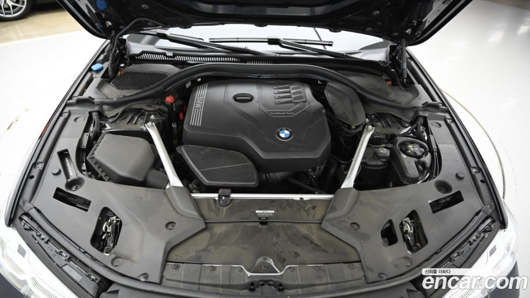BMW 5-Series 520i M Sport, 2023