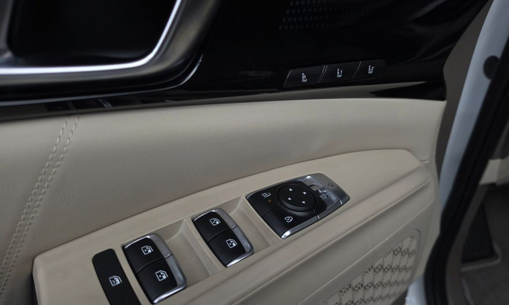 Kia Carnival 7-Seater Signature, 2024