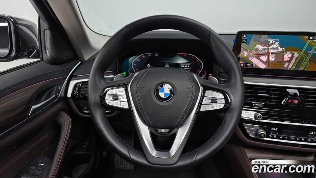 BMW 5-Series 530i xDrive Luxury, 2023