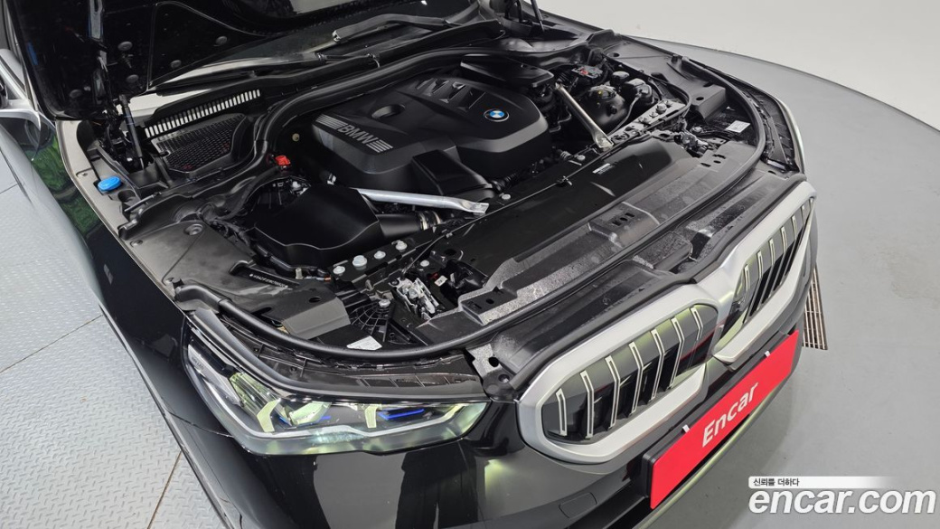 BMW 5-Series 520i, 2024
