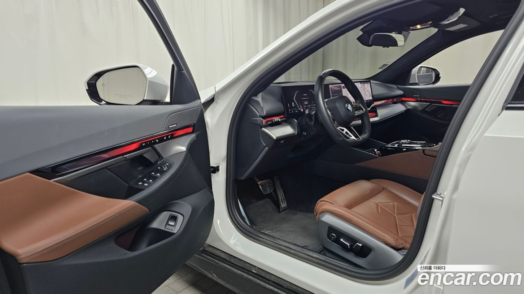 BMW 5-Series 530i xDrive M Sport, 2024