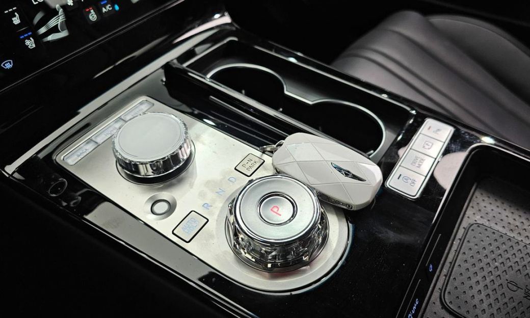 Genesis G80 Gasoline 2.5 Turbo AWD, 2025