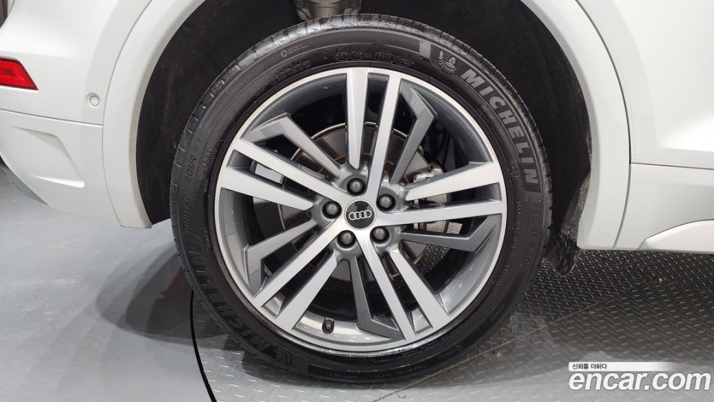 Audi Q5 45 TFSI Quattro Premium, 2022