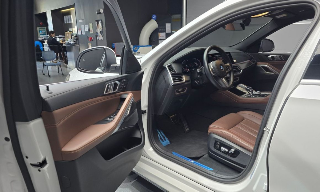 BMW X6 xDrive40i M Sport, 2022