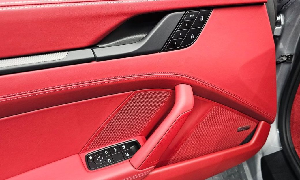 Porsche 911 Carrera 4 GTS Cabriolet, 2023