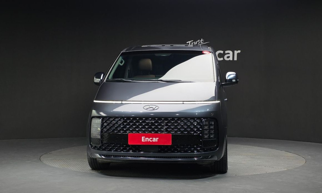 Hyundai Staria Lounge 9-Seater, 2023