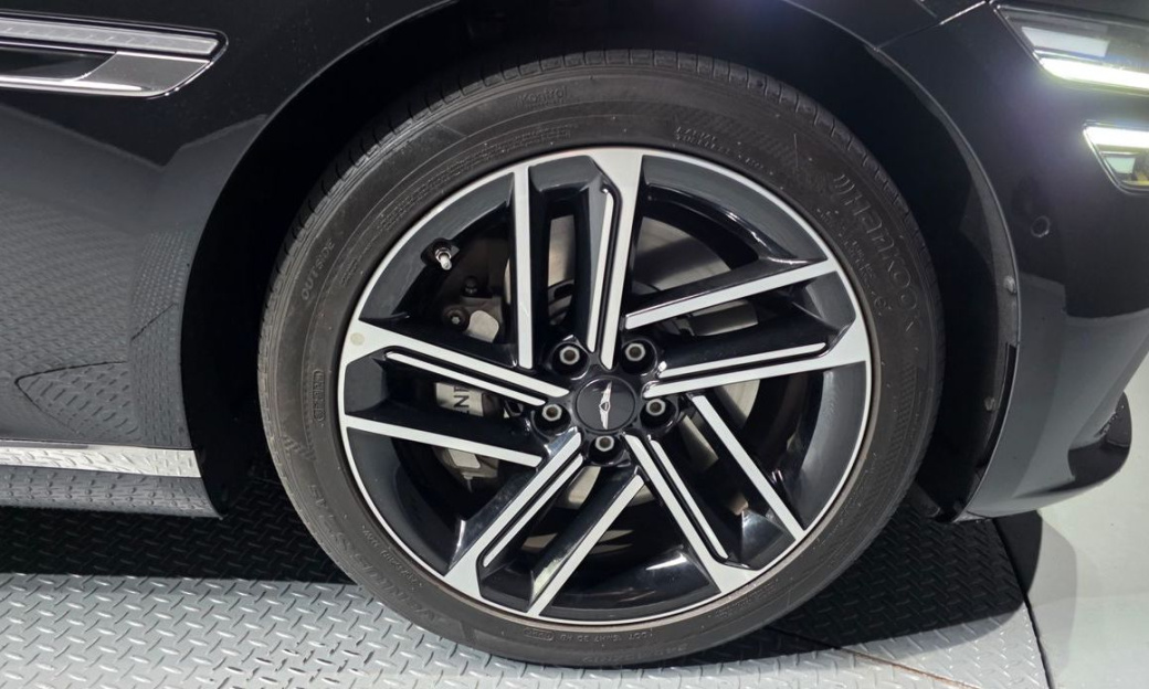 Genesis G80 Gasoline 2.5 Turbo AWD, 2025