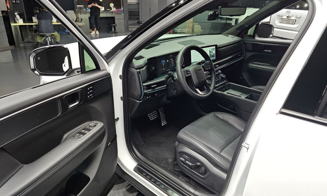 Hyundai Santafe Gasoline 2.5T 2WD, 2025