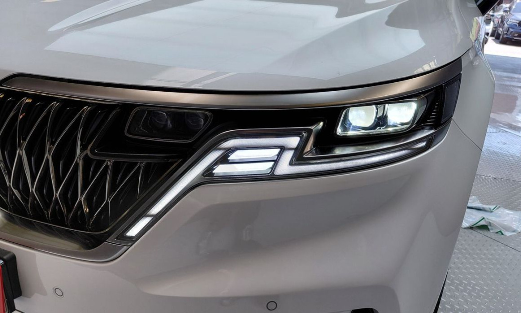 Kia Carnival 7-Seater Signature, 2023