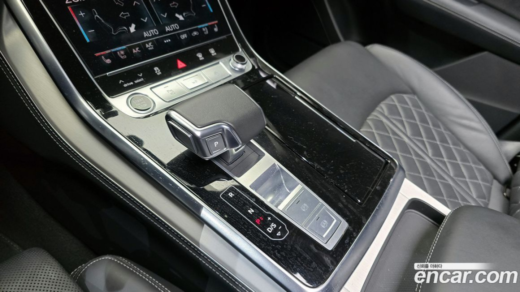 Audi Q8 55 TFSI Quattro Premium, 2023