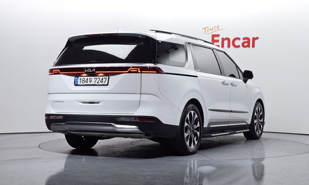 Kia Carnival 7-Seater Signature, 2022
