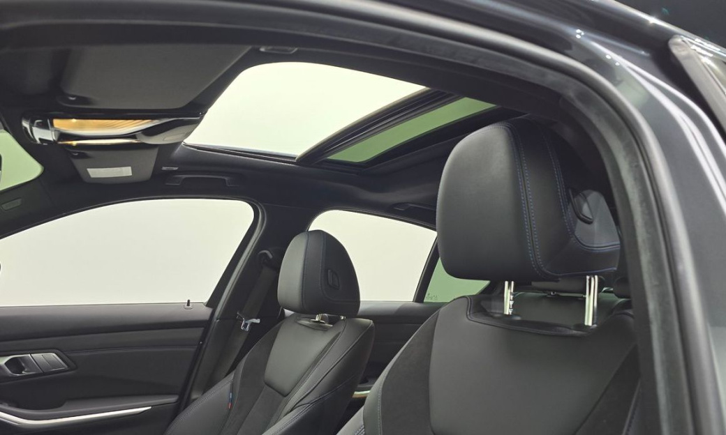BMW 3-Series 320i M Sport, 2022