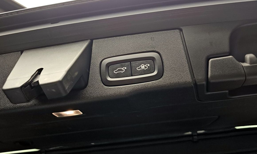 Volvo XC60 B5 Inscription, 2022