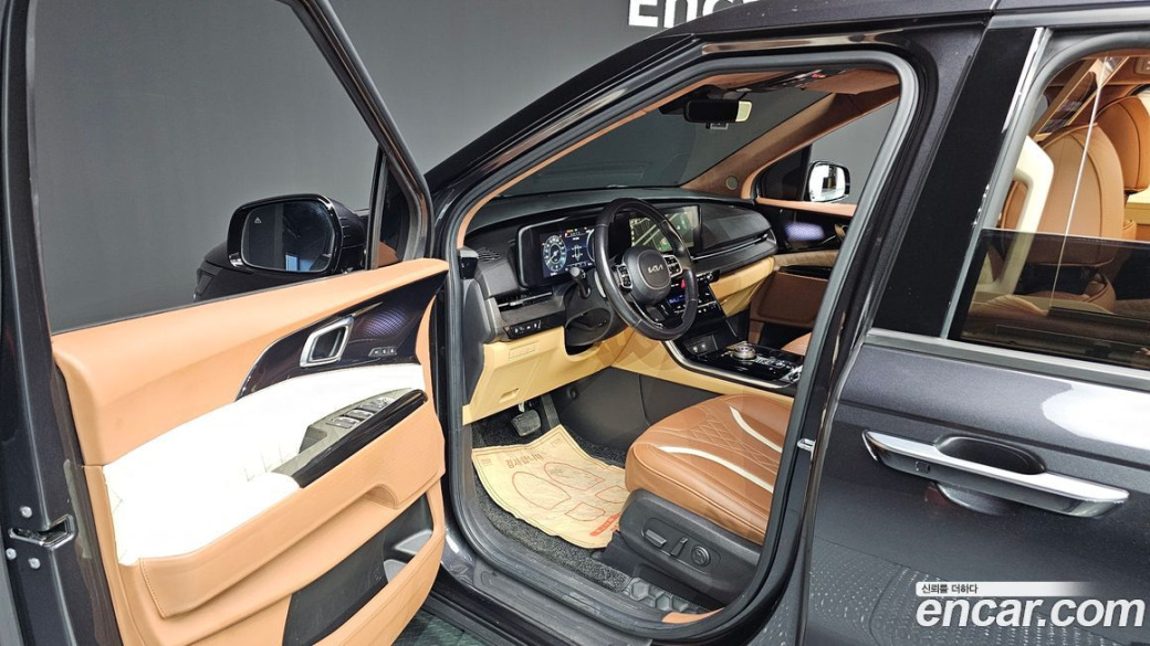 Kia Carnival 9-Seater Signature, 2023