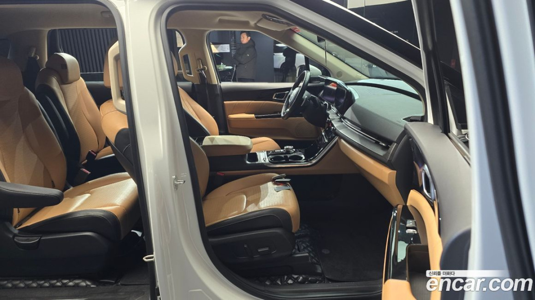Kia Carnival 9-Seater Signature, 2023