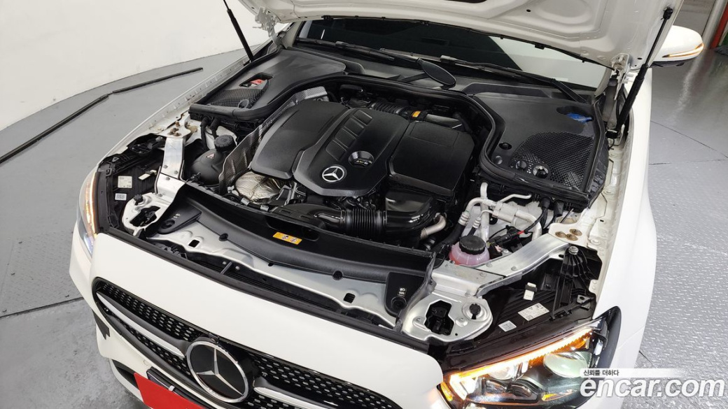 Mercedes-Benz E-Class E220d 4MATIC AMG Line, 2023