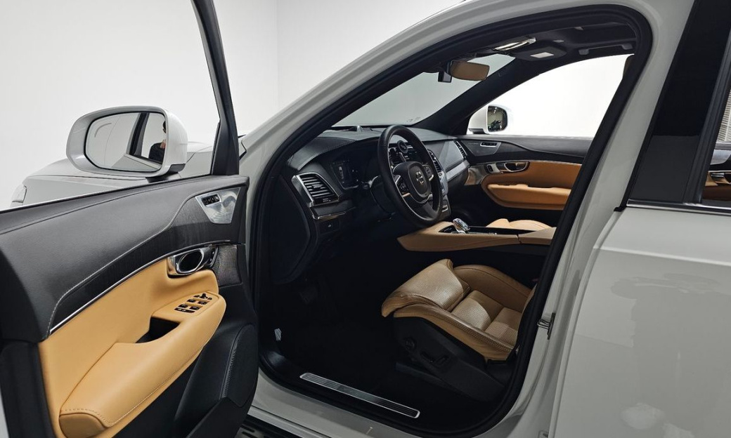 Volvo XC90 B6 Ultra Bright, 2025