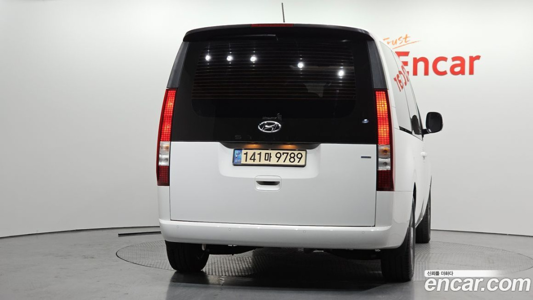 Hyundai Staria 4WD Tourer 9-Seater, 2023