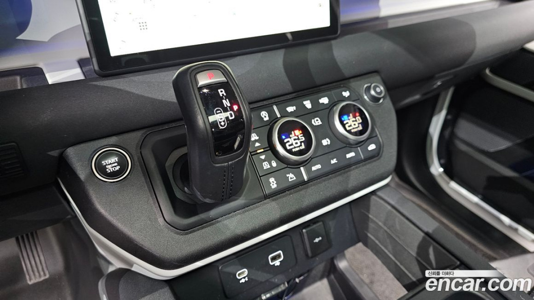 Land Rover Defender 110 D250 SE, 2023