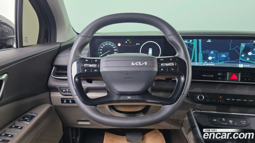 Kia Carnival 9-Seater Prestige, 2025