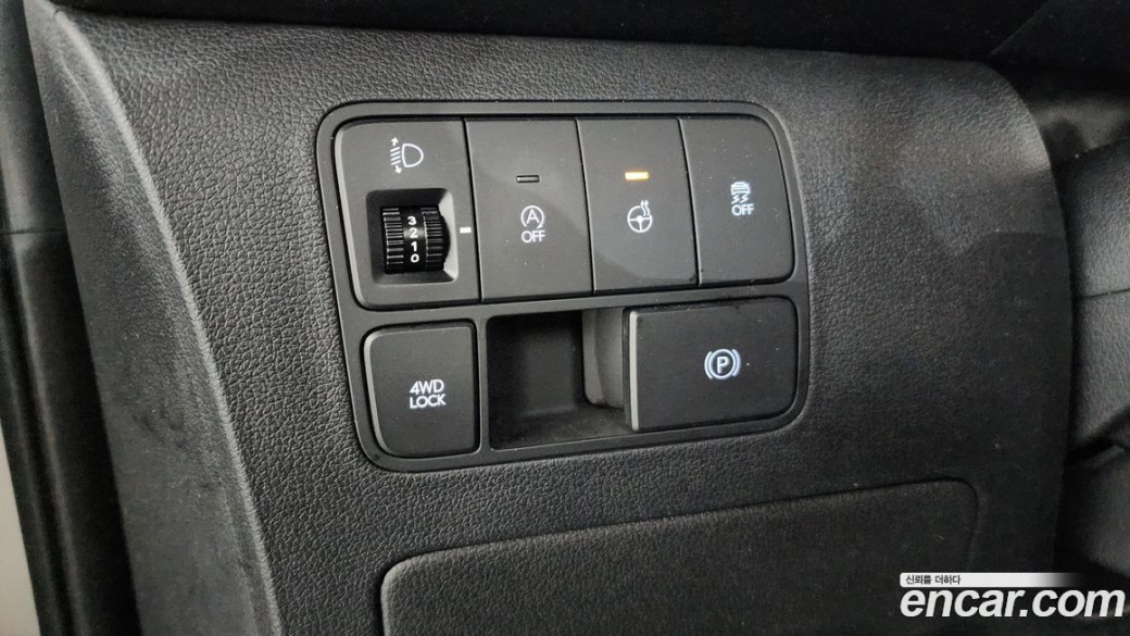 Hyundai Staria 4WD Tourer 9-Seater, 2023