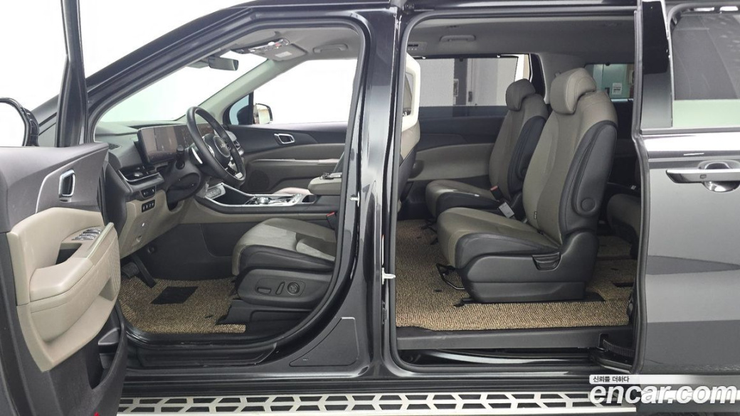 Kia Carnival 9-Seater Noblesse, 2024